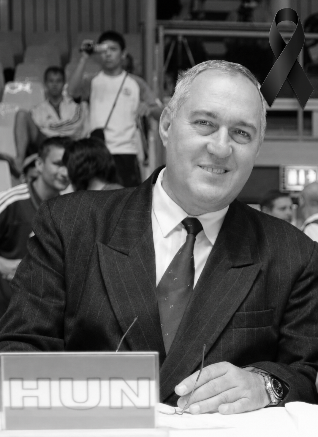 Elhunyt Szakos József